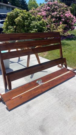 King bed frame -Pending-