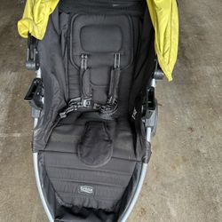 Britax Stroller and Car Seat With 2 Base