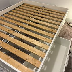 White queen size platform bed frame