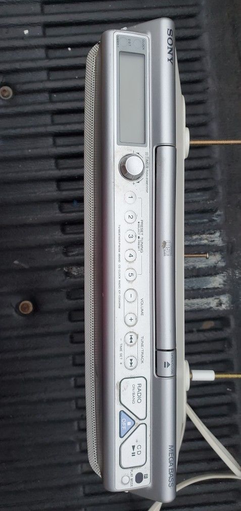 Am/fm Radio Mounts Under Cabinet