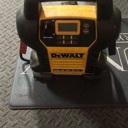 DEWALT 1400 Peak Amp Portable Car Jump Starter with Digital Compressor