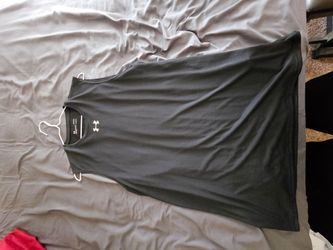 Under Armour 2 LOOSE MEDIUM and one COMPRESSION