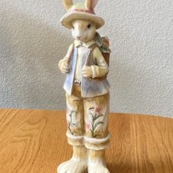 Easter - Peter Rabbit with Basket of Carrots Decor 