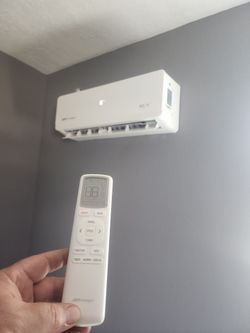wall-mounted mini-split air conditioner