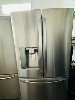 LG French Door Refrigerator with Ice & Water Dispenser – Stainless Steel