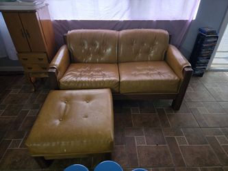 Cheyenne Loveseat