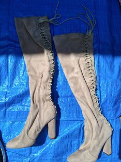 Crème colored boots