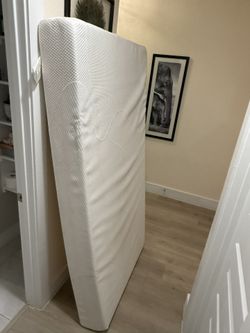 Twin Bed Tempur-Pedic Mattress  **DROP OFF AVAILABLE