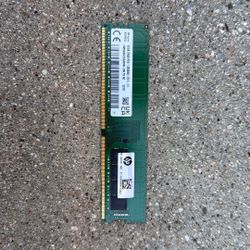  HP-branded SK Hynix 32GB DDR4 desktop RAM module. 