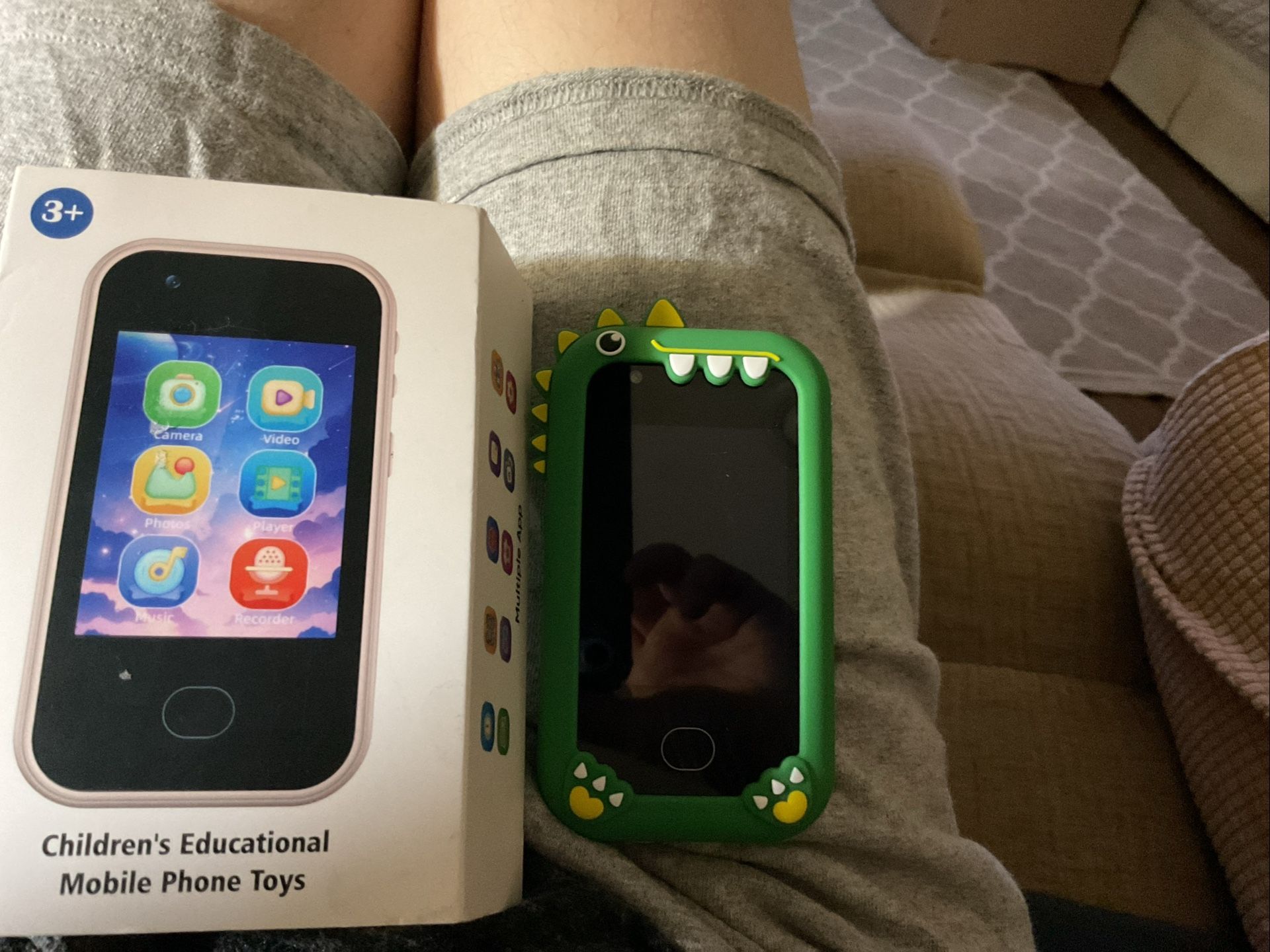 Children’s Educational Mobile Smartphone Toy. 32gb Card . Used Near Mint Green Dinosaur