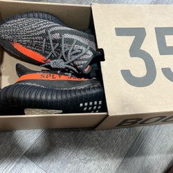 Yeezy 350 V2 