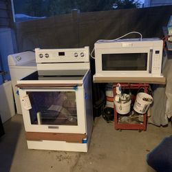 KitcheenAid Stove And  Microondas 