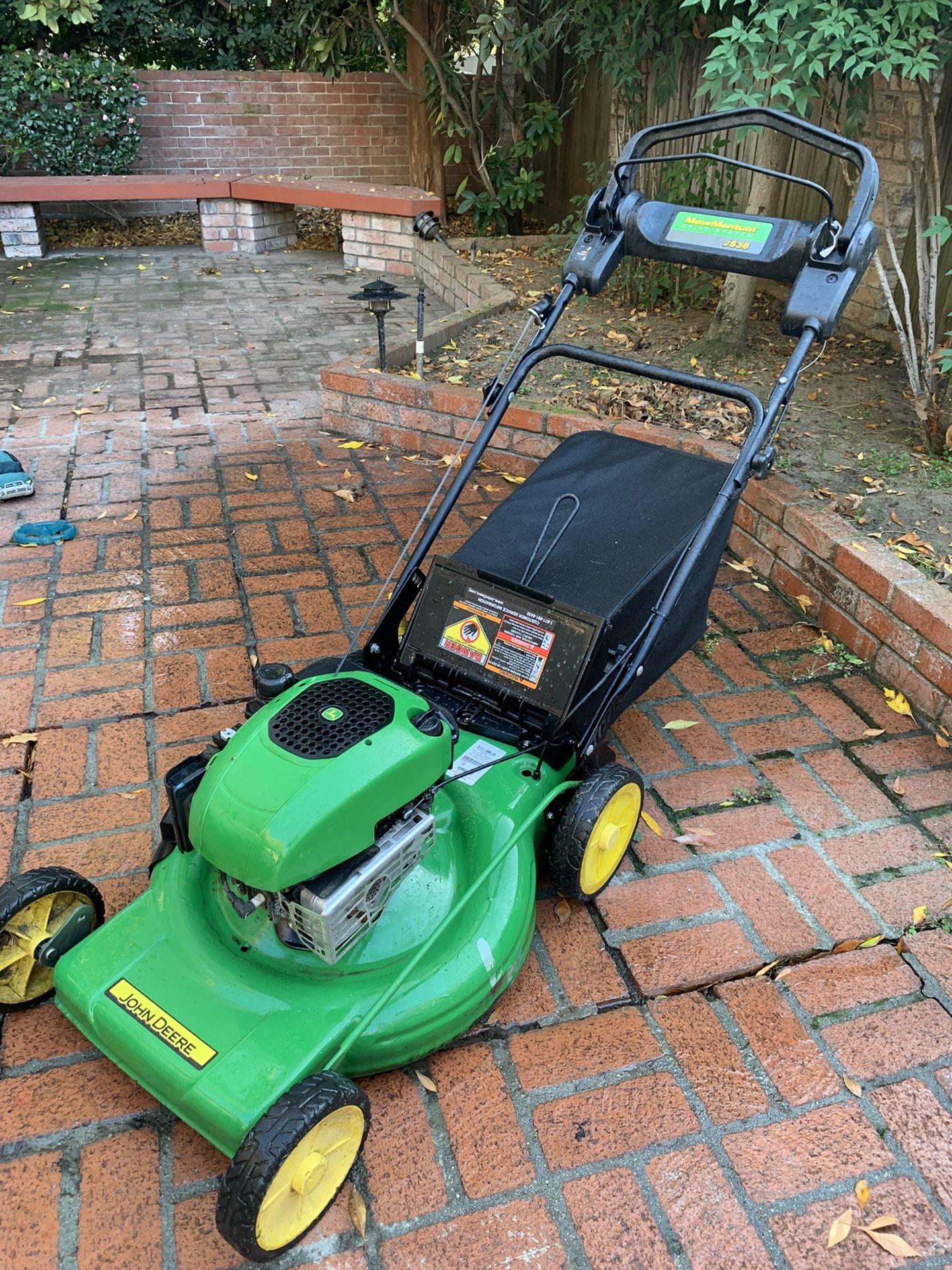 John Deere Push Lawnmower