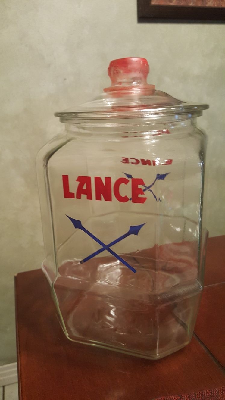 Nice Vintage Lance Cookie or Candy Jar