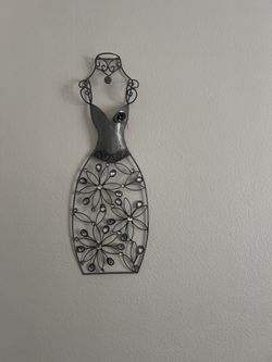 Vintage Black Wire Dress Wall Décor – Feminine Chic 🖤