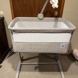 Cloud Baby Bedside Bassinet