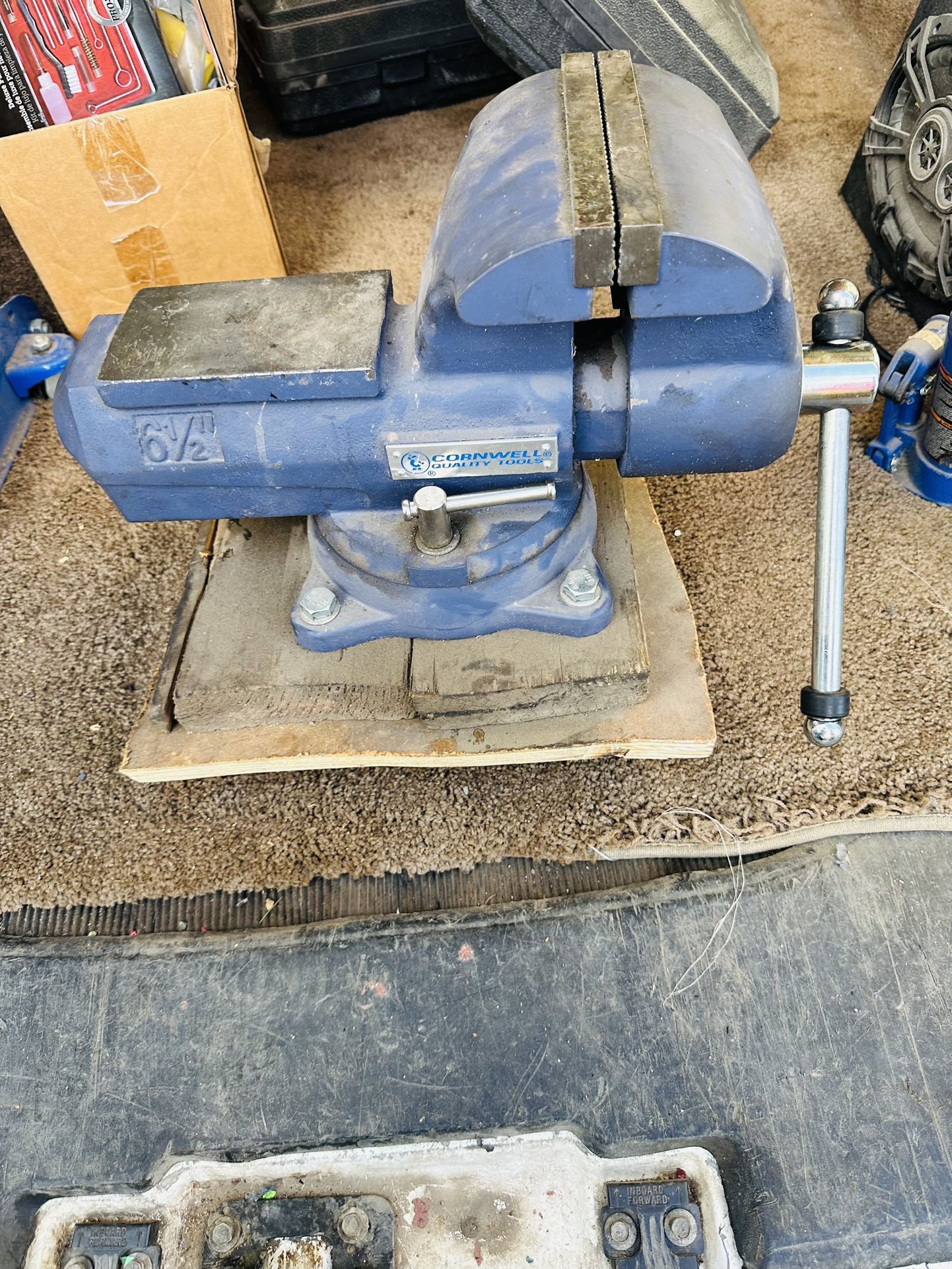 Cornwell tools Bench & pipe vise $550 “PICK UP ON 51ave and Glendale 