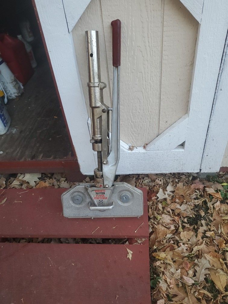 Business End Of Carprt Stretcher