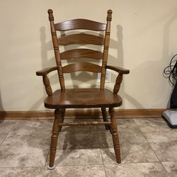 Amish Made Chair Solid Oak and very sturdy