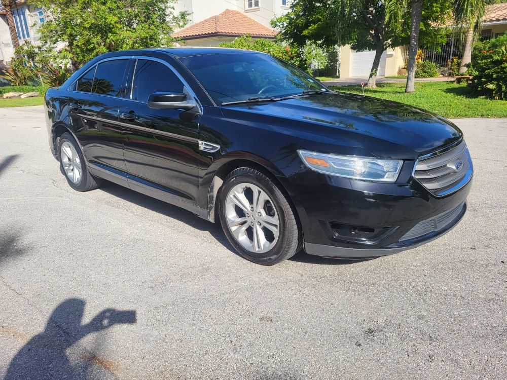 2018 Ford Taurus