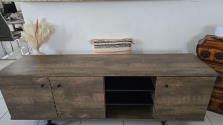 Midtown Concept Royale Tv Stand