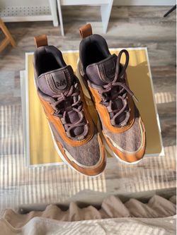Michael Kors Sneakers  – Size 8 – New in Box