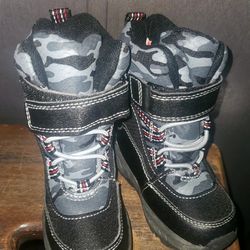 Carter's Boys Uphill 2B Toddler Winter Snow Boots Black Strap - size6