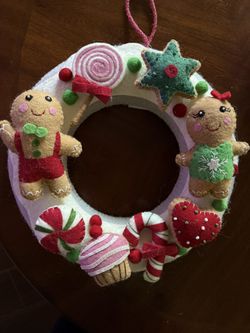 Christmas Felt Wreath Gingerbread