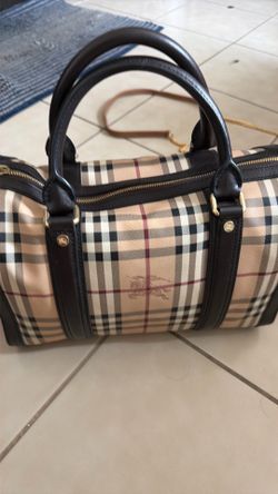Burberry tote bag for women excellent condition