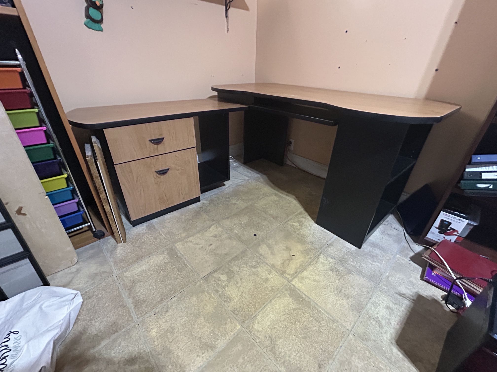 Wooden Desk With Side File Cabinet