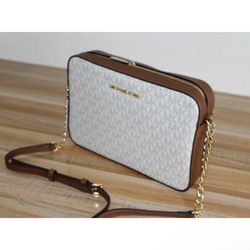 New Michael Kors Jet Set MK Signature Vanilla EW Crossbody Messenger Bag