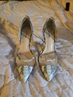 Closed toe pointy heels