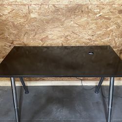 Adjustable Legs Desk 