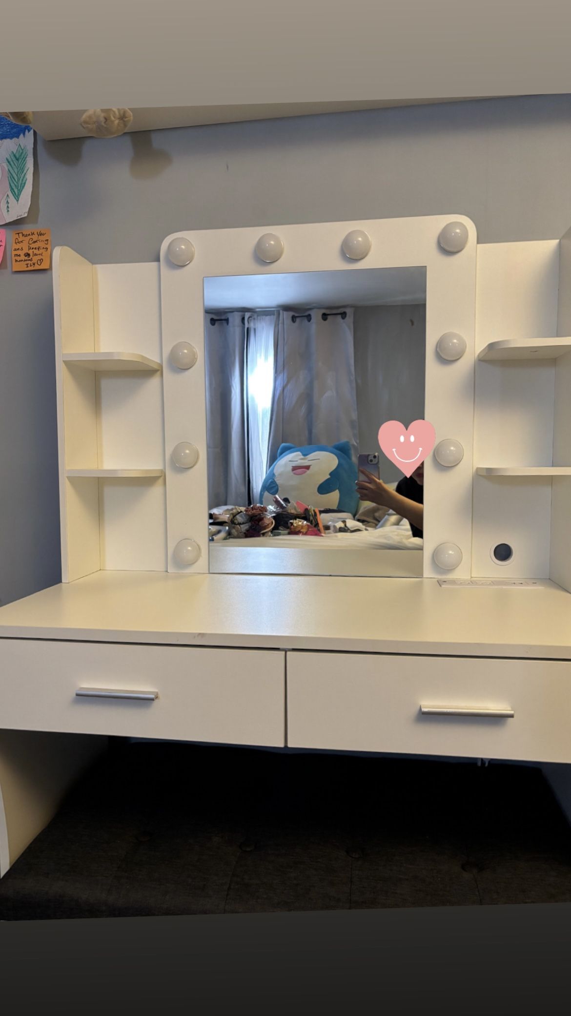 White Makeup Vanity Mirror/Table