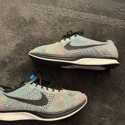 Nike Flyknit Racer 