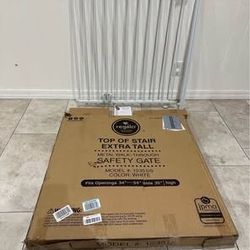 Extra Wide Pet Gate / Baby Gate - Fits Openings 34” - 54”