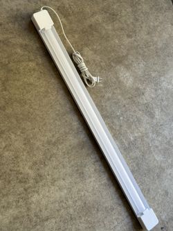 Fluorescent Light Fixture