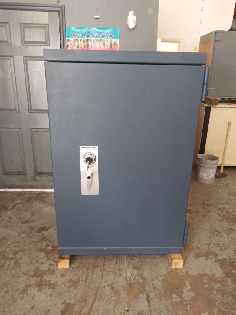 2800 Pound TL15 Hamilton Safe for Sale in Fort Lauderdale, FL - OfferUp