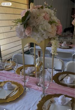 Centerpiece Stand with Flowers