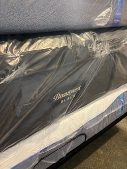 🔥Simmons Beautyrest black series 3 king plush pillow top $1500🔥
