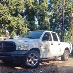 Dodge Ram 1500 Hemi 5.7L