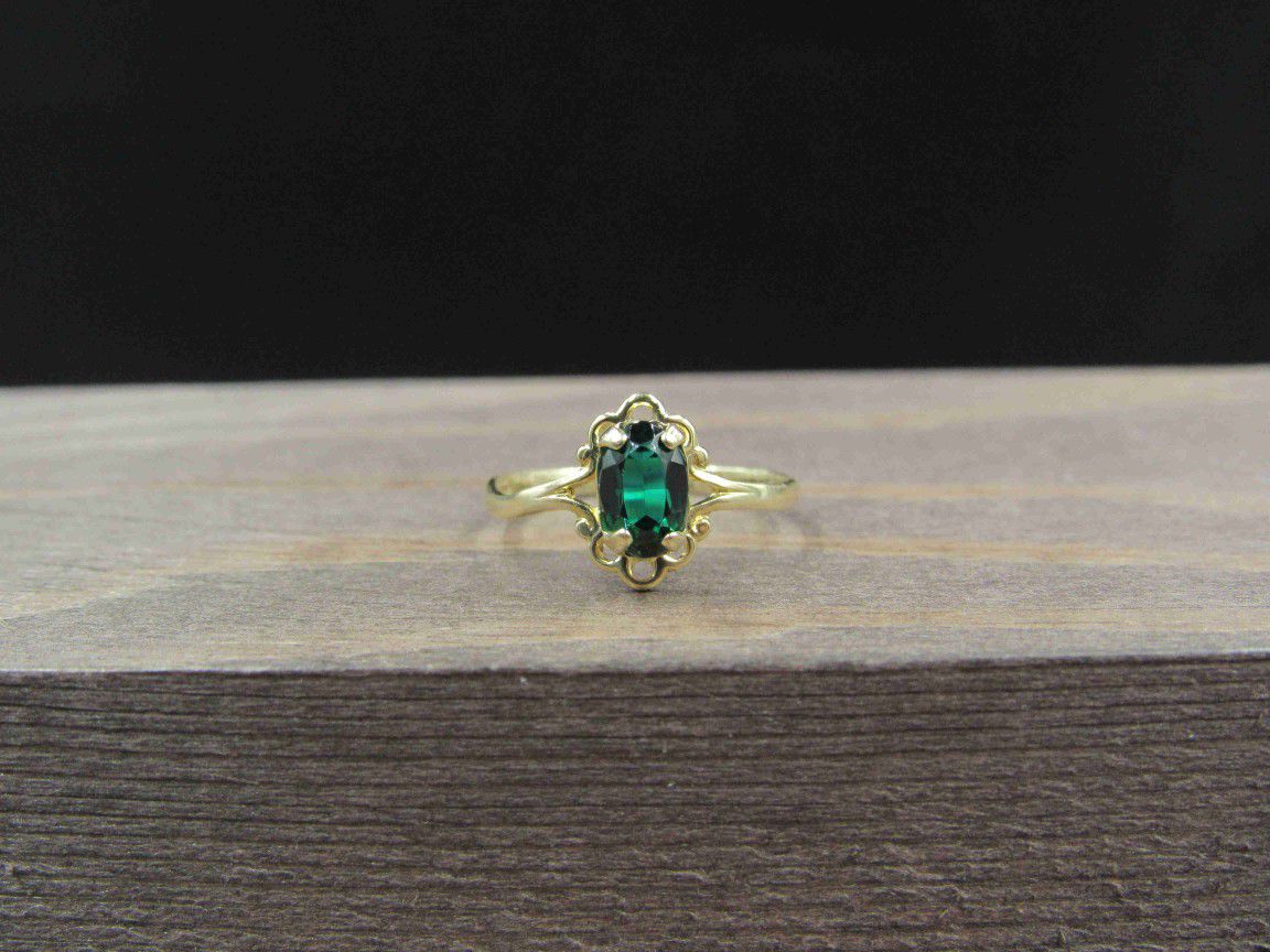 Size 3 10K Gold Dainty Green Glass Gem Band Ring Vintage Estate Wedding Engagement Anniversary Gift Idea Beautiful Elegant Unique Cute Cool