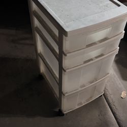 Free Plastic Drawer Organizer- Needs To Be Cleaned