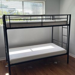 Bunk bed 