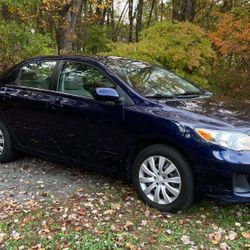 2013 Toyota Corolla LE 4CYL Sedan