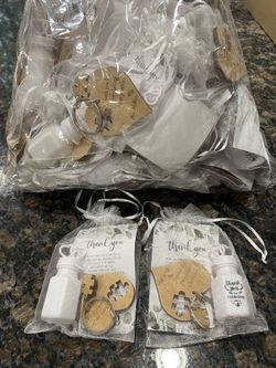 Wedding Guest Bubbles And Keychains