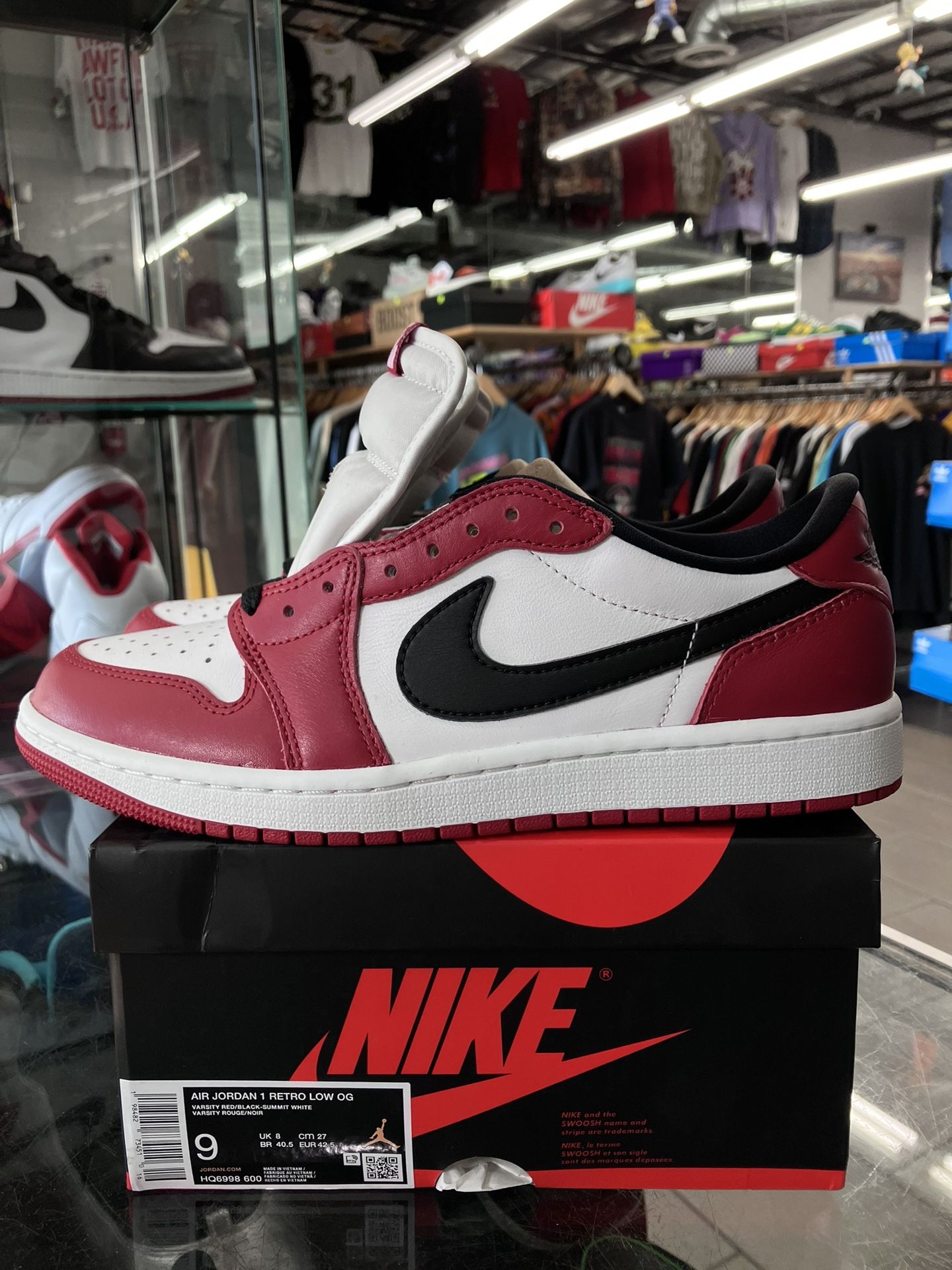 Air Jordan 1 Retro Low OG Chicago