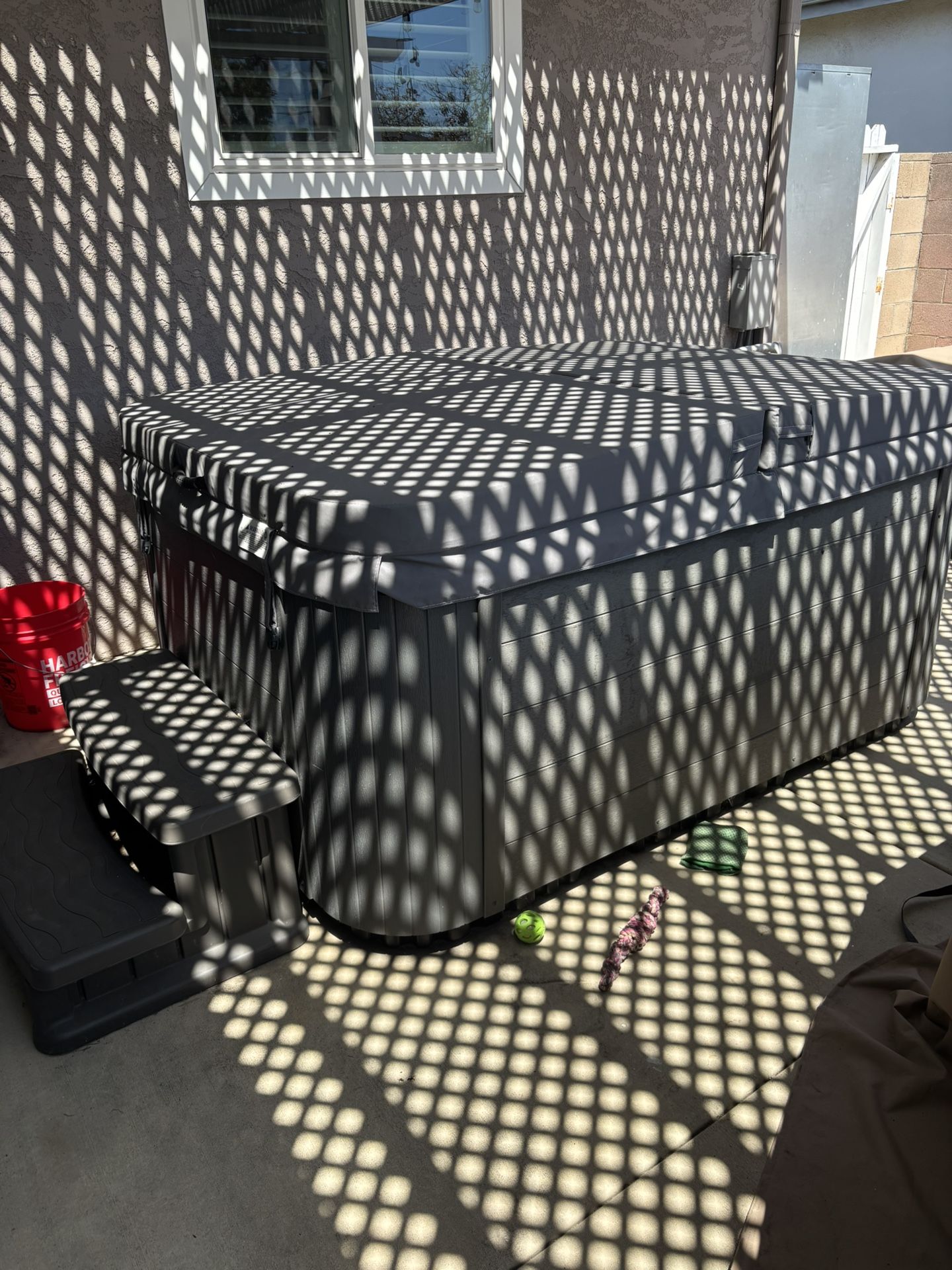 FOR SALE: Clearwater Spas ES76R Hot Tub