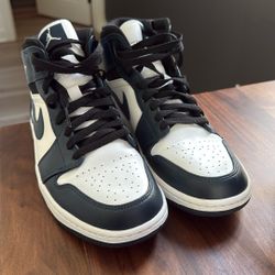 Jordan 1 Mid 