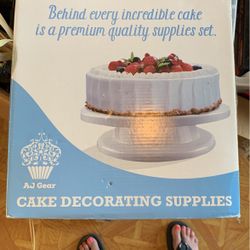 Cake Decorating Plate